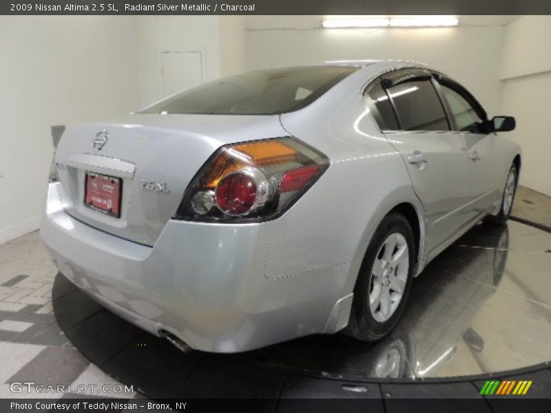 Radiant Silver Metallic / Charcoal 2009 Nissan Altima 2.5 SL