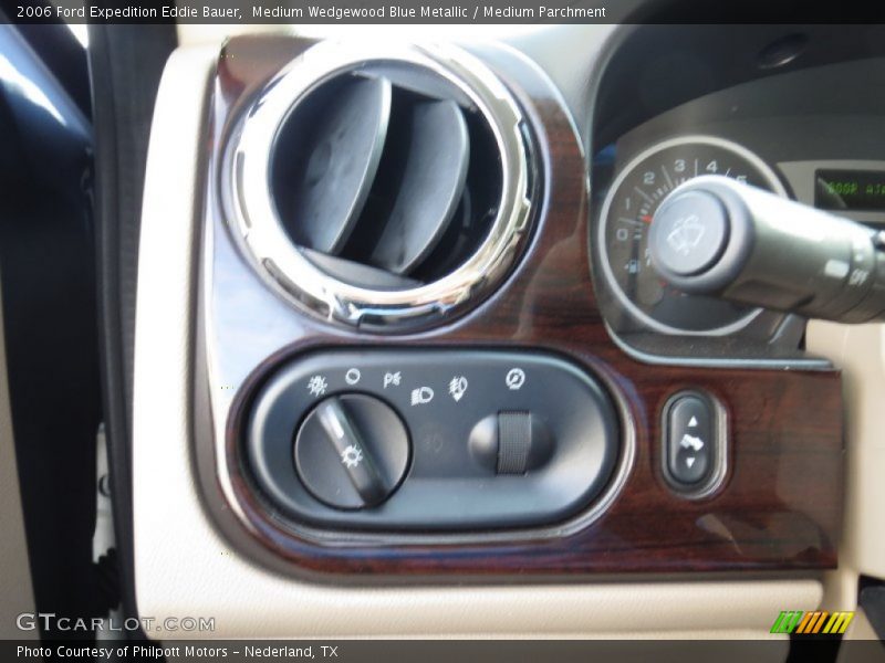 Medium Wedgewood Blue Metallic / Medium Parchment 2006 Ford Expedition Eddie Bauer