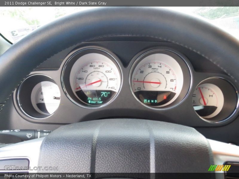 Bright White / Dark Slate Gray 2011 Dodge Challenger SE