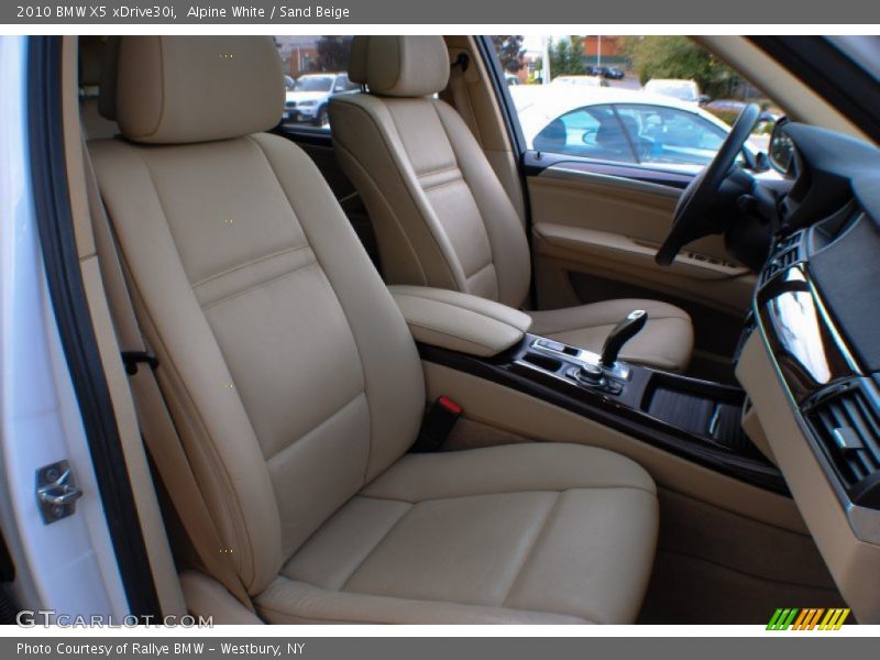 Alpine White / Sand Beige 2010 BMW X5 xDrive30i