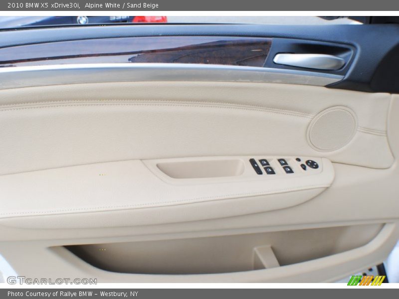 Alpine White / Sand Beige 2010 BMW X5 xDrive30i