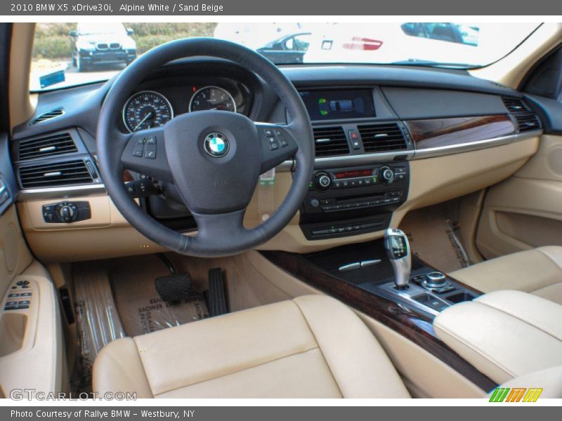 Alpine White / Sand Beige 2010 BMW X5 xDrive30i