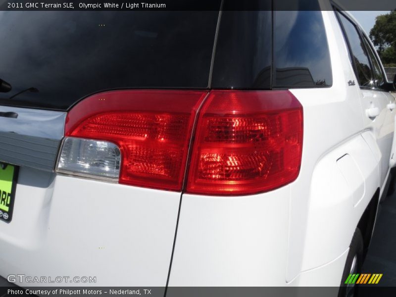 Olympic White / Light Titanium 2011 GMC Terrain SLE