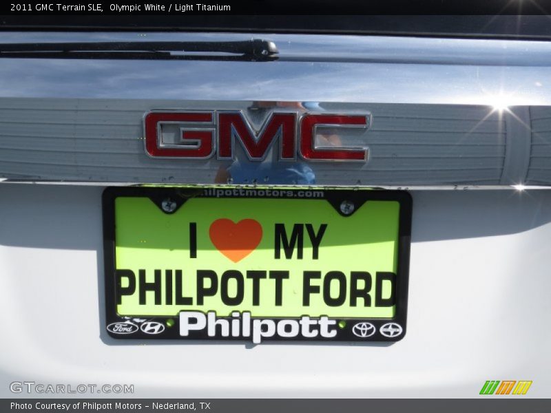 Olympic White / Light Titanium 2011 GMC Terrain SLE