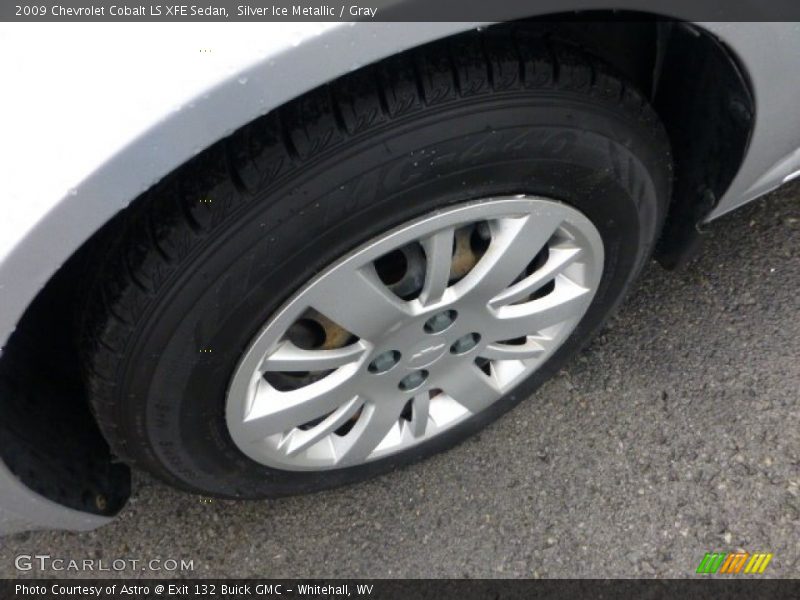 Silver Ice Metallic / Gray 2009 Chevrolet Cobalt LS XFE Sedan