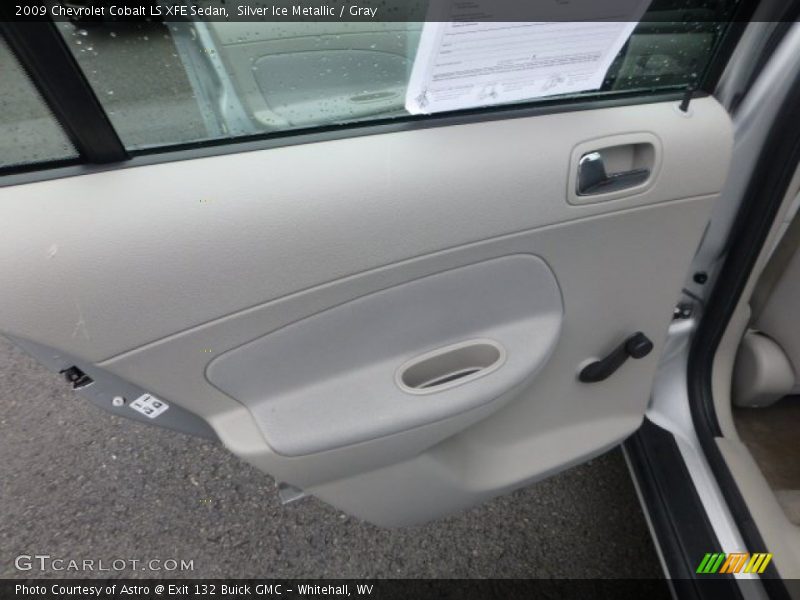 Silver Ice Metallic / Gray 2009 Chevrolet Cobalt LS XFE Sedan