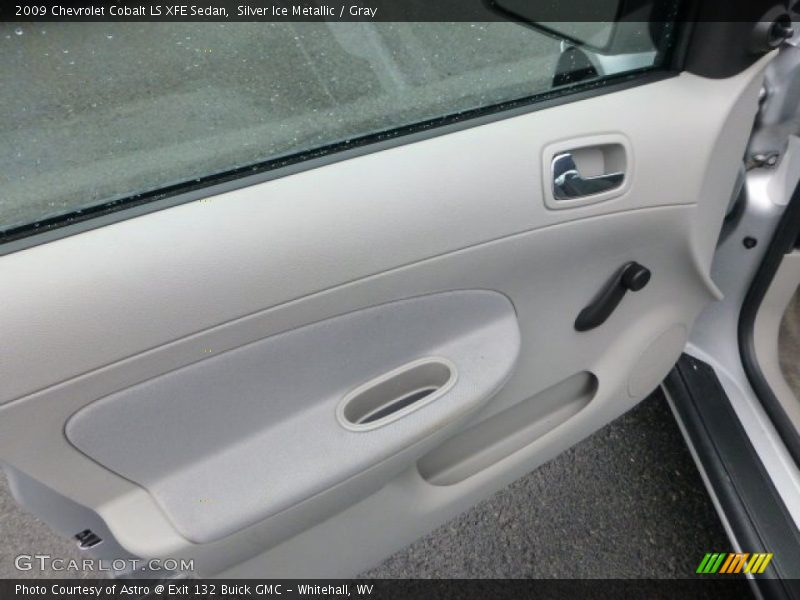 Silver Ice Metallic / Gray 2009 Chevrolet Cobalt LS XFE Sedan