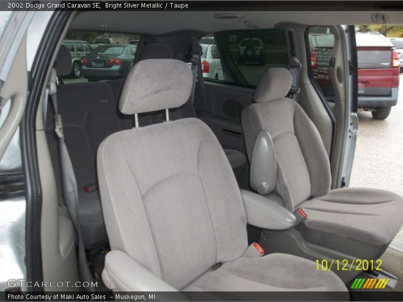 Bright Silver Metallic / Taupe 2002 Dodge Grand Caravan SE