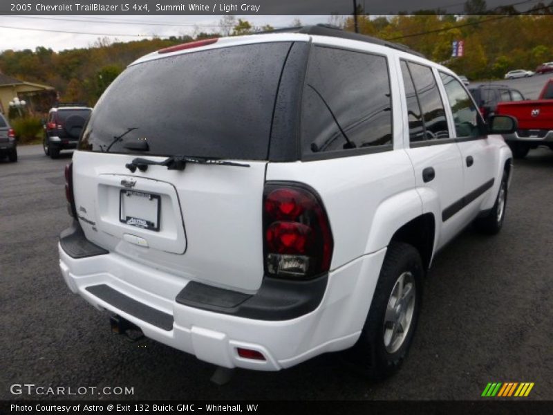 Summit White / Light Gray 2005 Chevrolet TrailBlazer LS 4x4