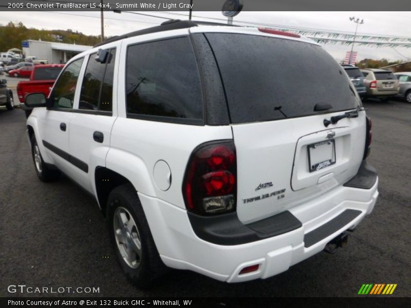 Summit White / Light Gray 2005 Chevrolet TrailBlazer LS 4x4