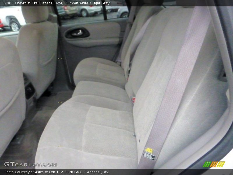 Summit White / Light Gray 2005 Chevrolet TrailBlazer LS 4x4