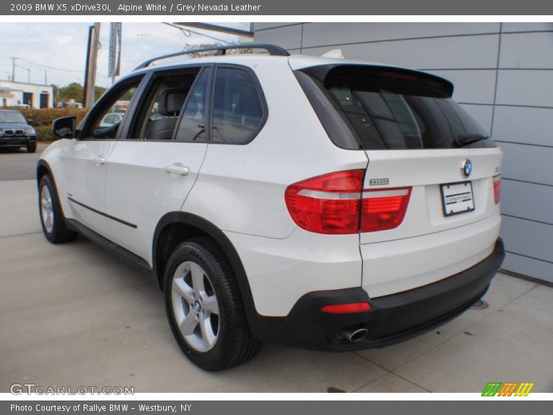 Alpine White / Grey Nevada Leather 2009 BMW X5 xDrive30i