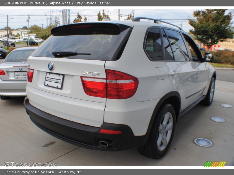 Alpine White / Grey Nevada Leather 2009 BMW X5 xDrive30i