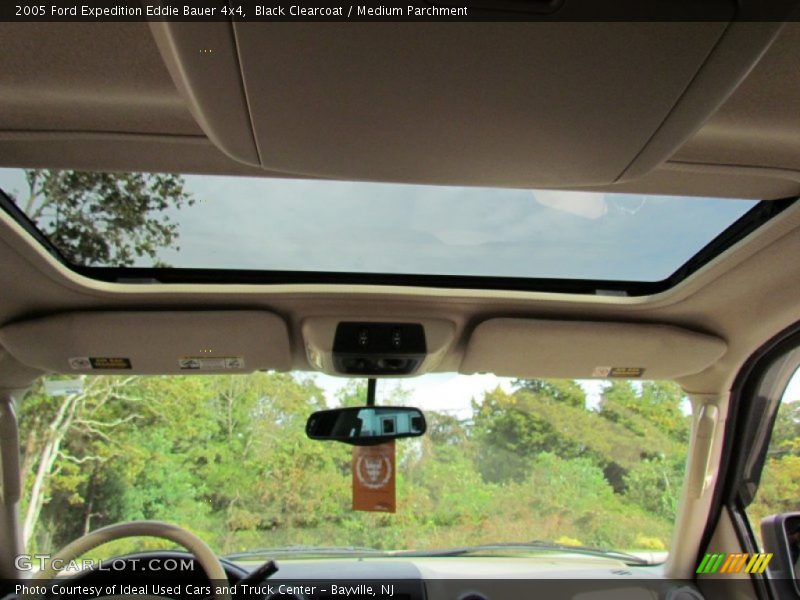 Black Clearcoat / Medium Parchment 2005 Ford Expedition Eddie Bauer 4x4