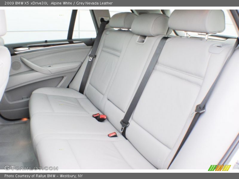 Alpine White / Grey Nevada Leather 2009 BMW X5 xDrive30i