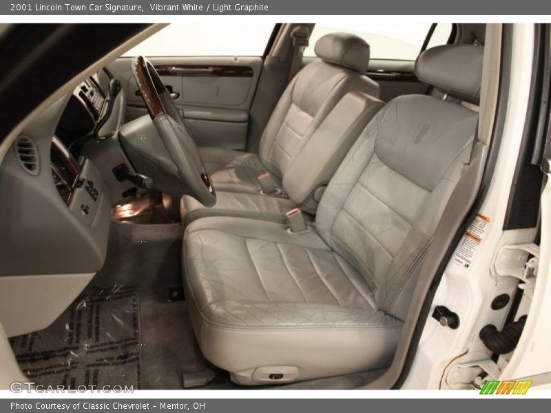 Vibrant White / Light Graphite 2001 Lincoln Town Car Signature