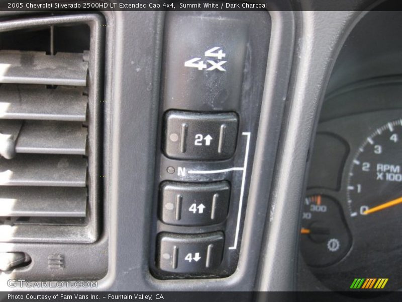 Summit White / Dark Charcoal 2005 Chevrolet Silverado 2500HD LT Extended Cab 4x4
