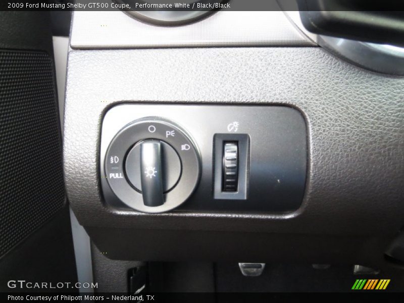 Performance White / Black/Black 2009 Ford Mustang Shelby GT500 Coupe