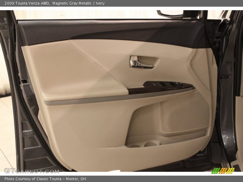 Magnetic Gray Metallic / Ivory 2009 Toyota Venza AWD