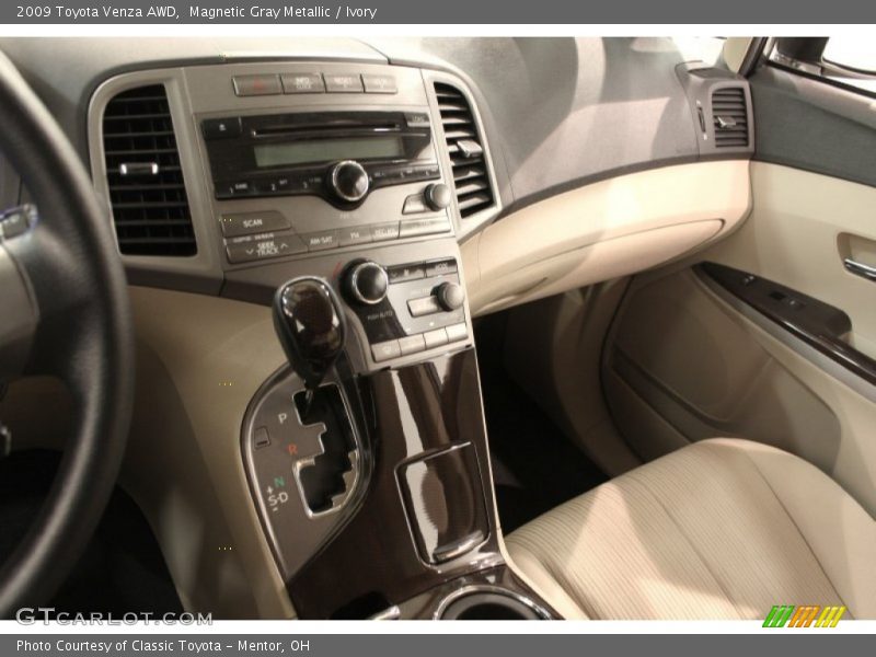 Magnetic Gray Metallic / Ivory 2009 Toyota Venza AWD