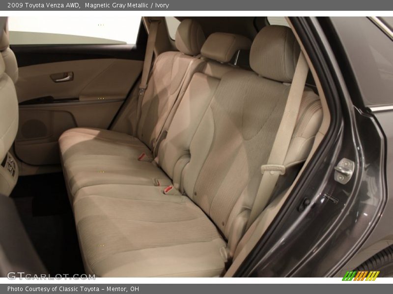 Magnetic Gray Metallic / Ivory 2009 Toyota Venza AWD