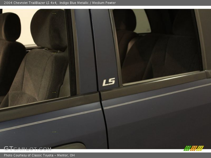 Indigo Blue Metallic / Medium Pewter 2004 Chevrolet TrailBlazer LS 4x4