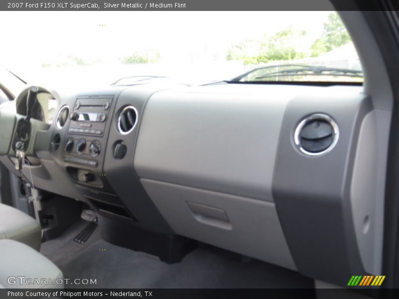 Silver Metallic / Medium Flint 2007 Ford F150 XLT SuperCab