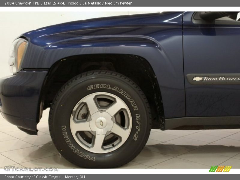 Indigo Blue Metallic / Medium Pewter 2004 Chevrolet TrailBlazer LS 4x4