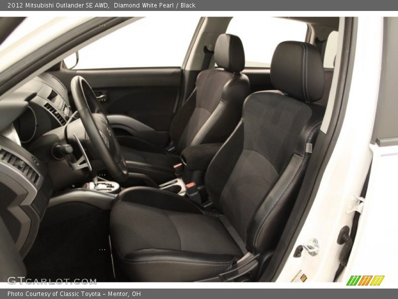 Diamond White Pearl / Black 2012 Mitsubishi Outlander SE AWD