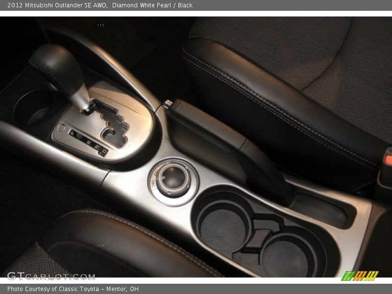 Diamond White Pearl / Black 2012 Mitsubishi Outlander SE AWD