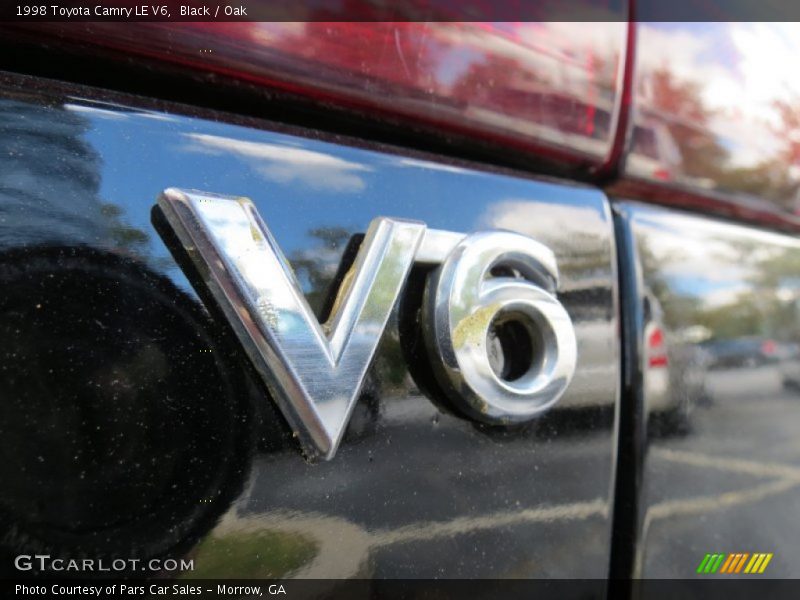 Black / Oak 1998 Toyota Camry LE V6