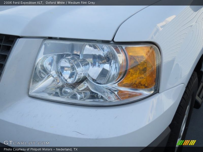 Oxford White / Medium Flint Grey 2006 Ford Expedition XLT