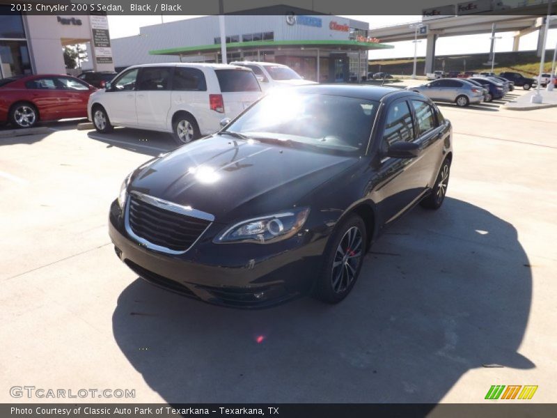 Black / Black 2013 Chrysler 200 S Sedan