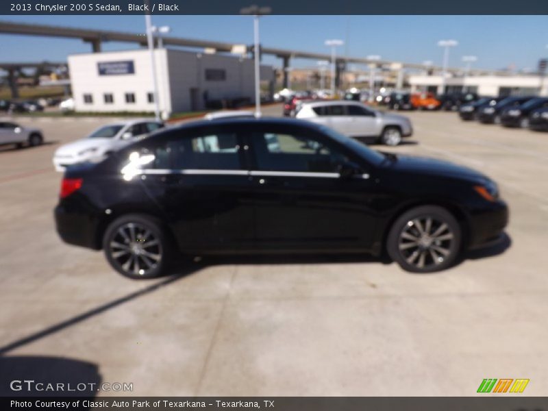 Black / Black 2013 Chrysler 200 S Sedan