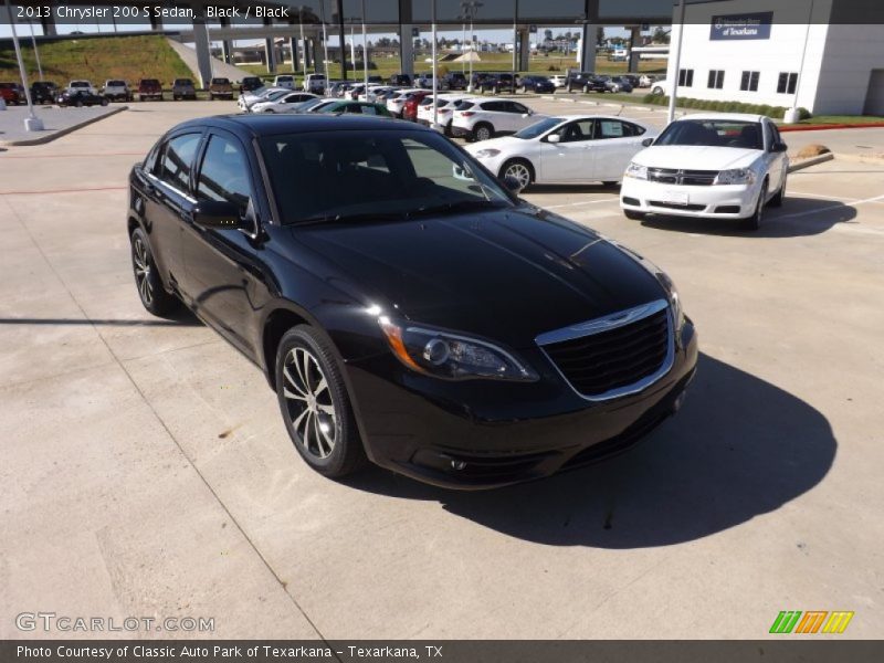 Black / Black 2013 Chrysler 200 S Sedan