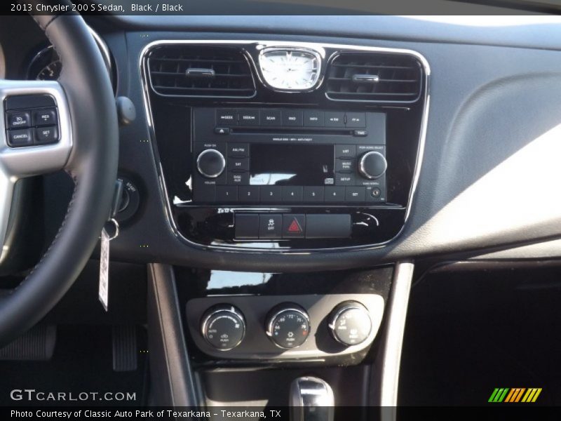 Black / Black 2013 Chrysler 200 S Sedan