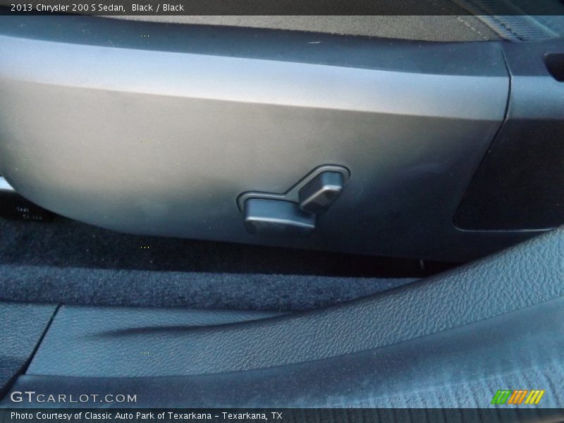 Black / Black 2013 Chrysler 200 S Sedan