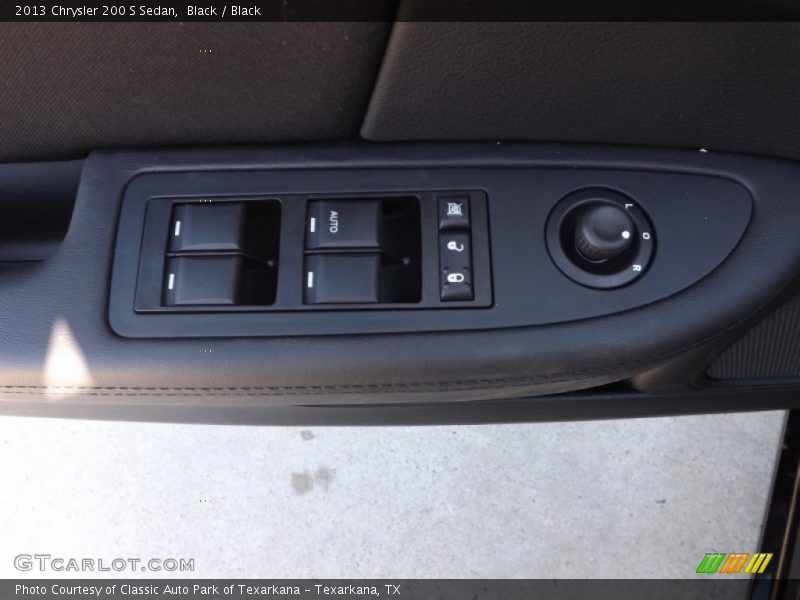 Black / Black 2013 Chrysler 200 S Sedan