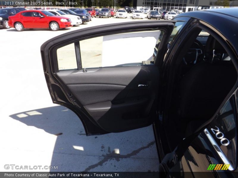 Black / Black 2013 Chrysler 200 S Sedan