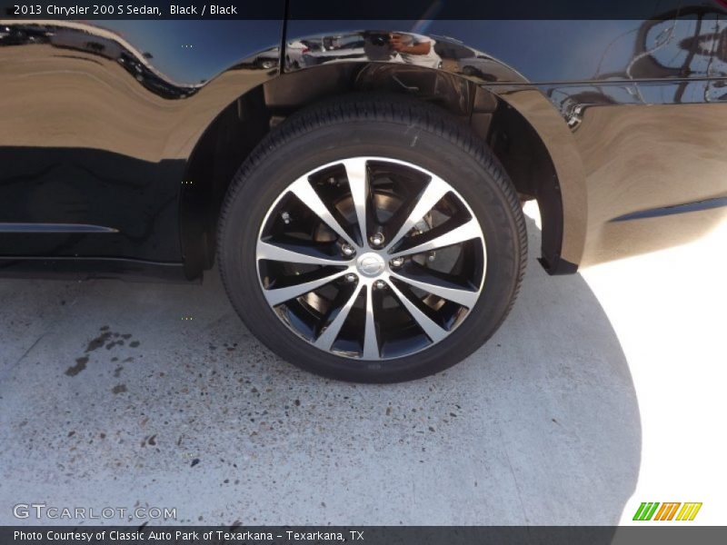 Black / Black 2013 Chrysler 200 S Sedan