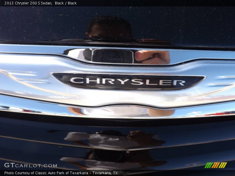 Black / Black 2013 Chrysler 200 S Sedan