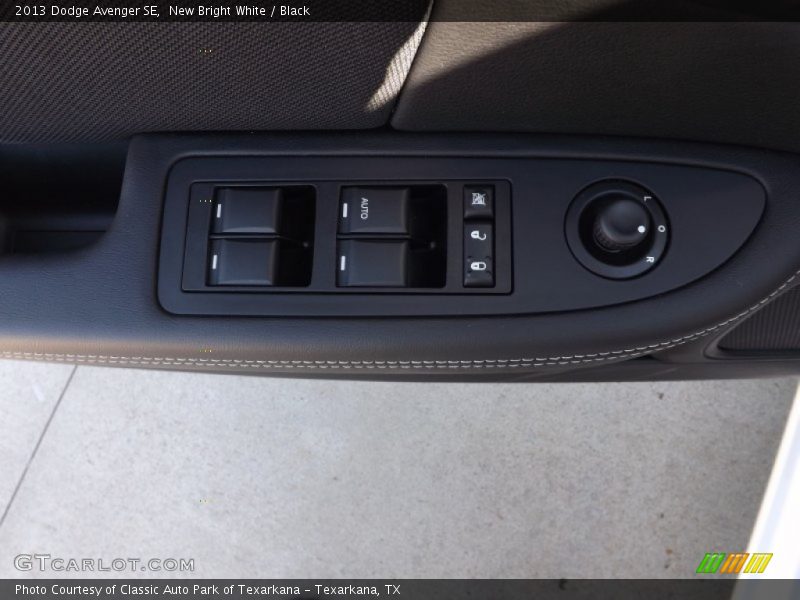 New Bright White / Black 2013 Dodge Avenger SE