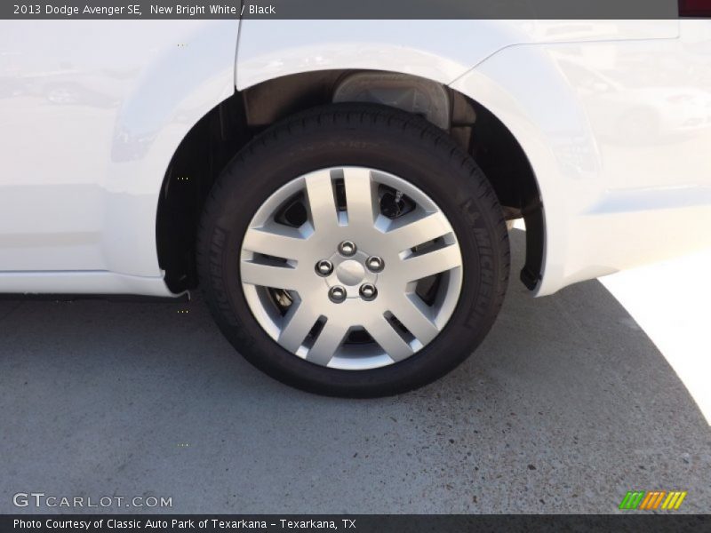 New Bright White / Black 2013 Dodge Avenger SE