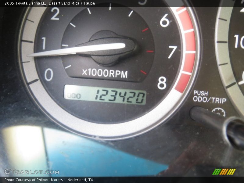 Desert Sand Mica / Taupe 2005 Toyota Sienna LE