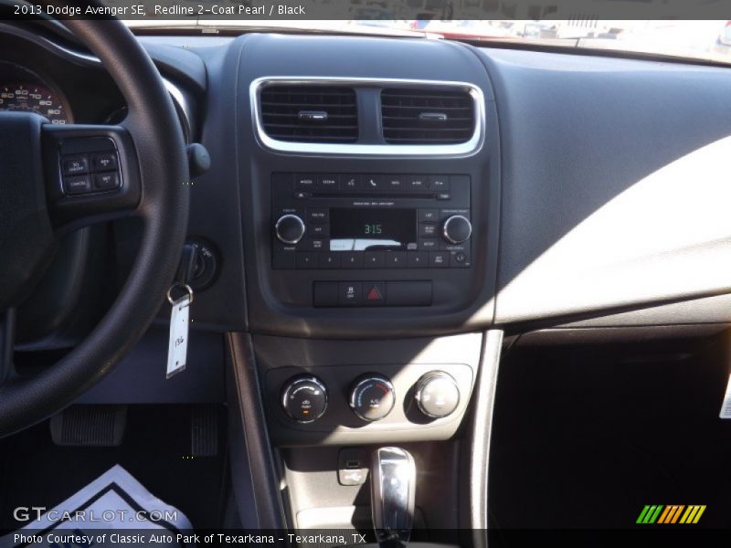 Redline 2-Coat Pearl / Black 2013 Dodge Avenger SE