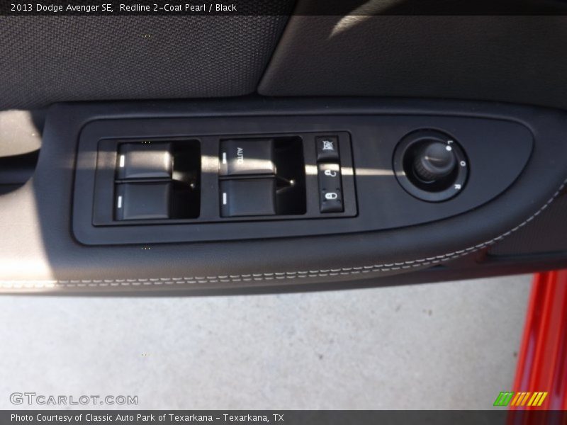 Redline 2-Coat Pearl / Black 2013 Dodge Avenger SE