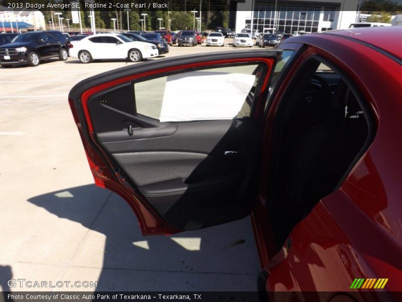 Redline 2-Coat Pearl / Black 2013 Dodge Avenger SE