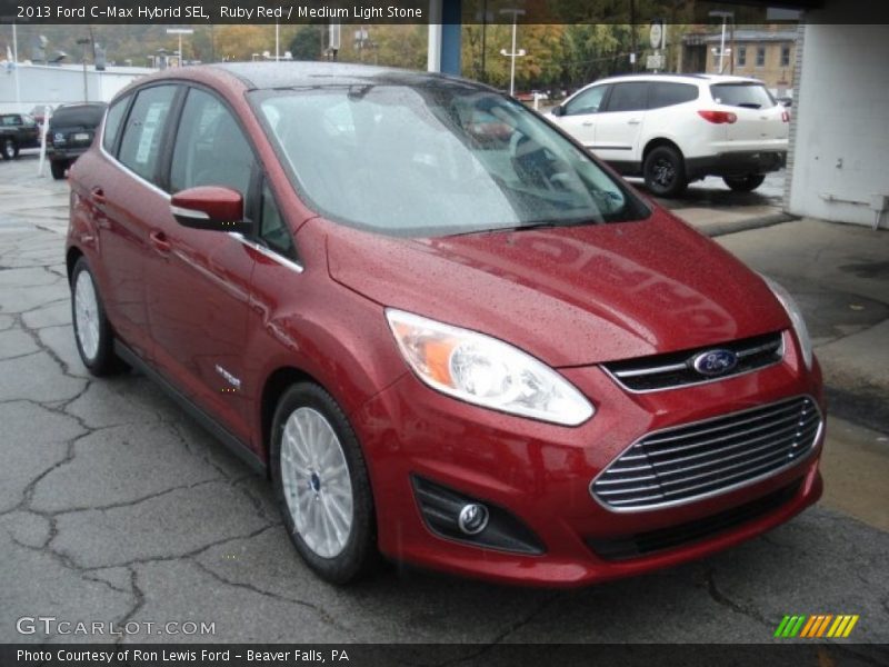 Front 3/4 View of 2013 C-Max Hybrid SEL
