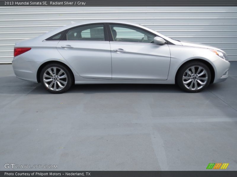 Radiant Silver / Gray 2013 Hyundai Sonata SE