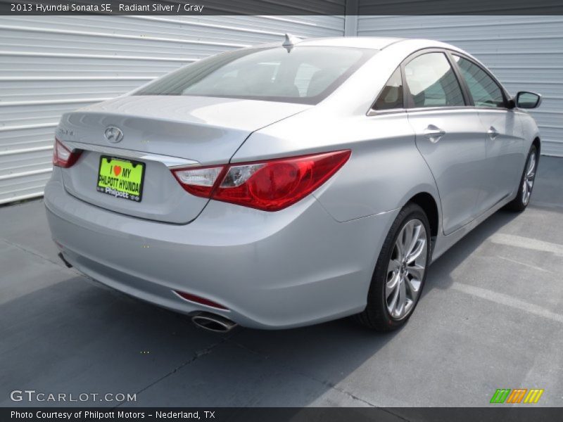Radiant Silver / Gray 2013 Hyundai Sonata SE